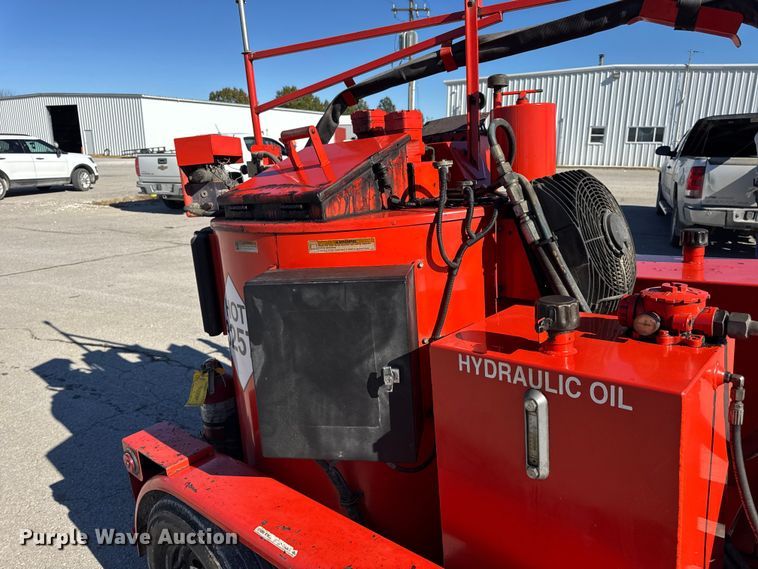 image for item EN0670 2016 Crafco SS125DC70 melter applicator