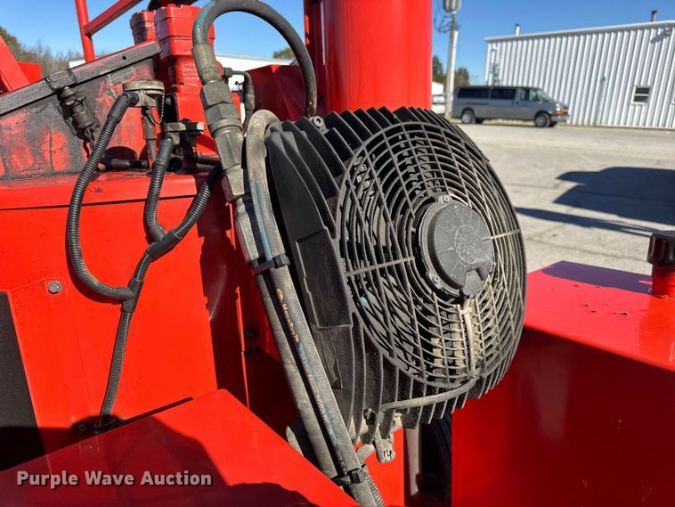 image for item EN0670 2016 Crafco SS125DC70 melter applicator