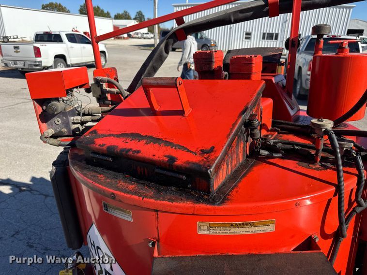 image for item EN0670 2016 Crafco SS125DC70 melter applicator