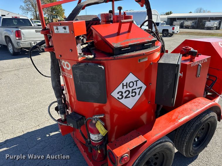 image for item EN0670 2016 Crafco SS125DC70 melter applicator