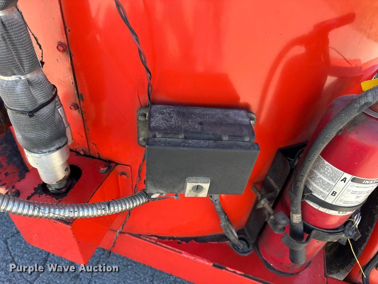 image for item EN0670 2016 Crafco SS125DC70 melter applicator