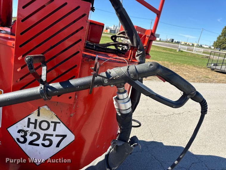 image for item EN0670 2016 Crafco SS125DC70 melter applicator