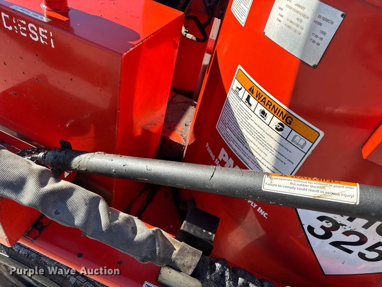 image for item EN0670 2016 Crafco SS125DC70 melter applicator