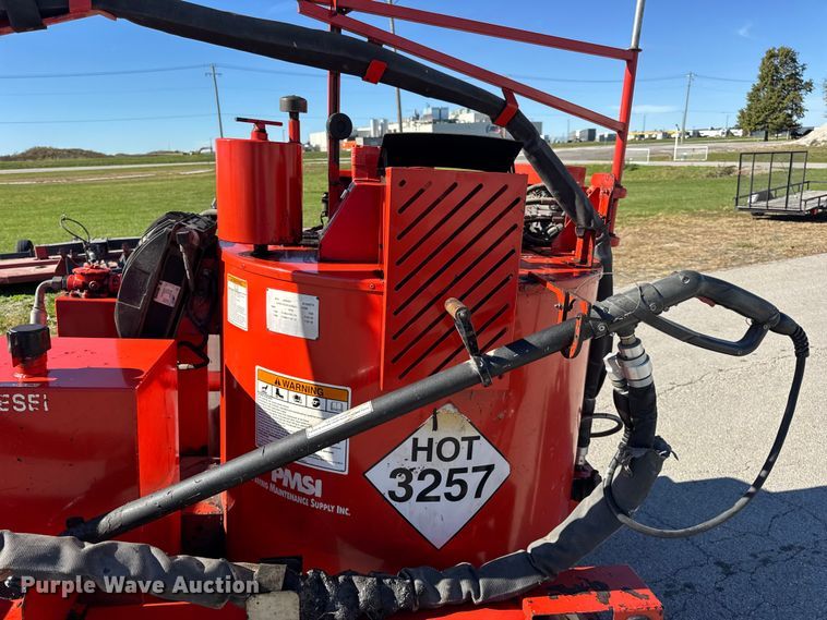 image for item EN0670 2016 Crafco SS125DC70 melter applicator