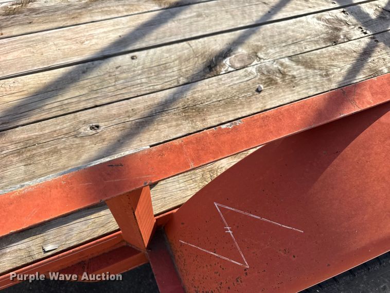 image for item EN0676 2005 Kodiak utility trailer