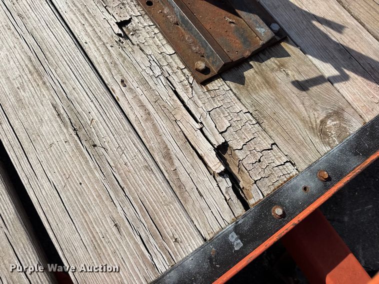 image for item EN0676 2005 Kodiak utility trailer