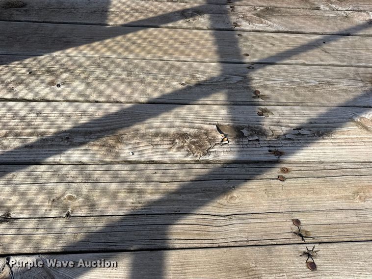 image for item EN0676 2005 Kodiak utility trailer