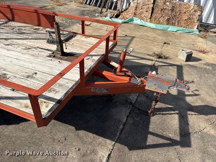 image for item EN0676 2005 Kodiak utility trailer