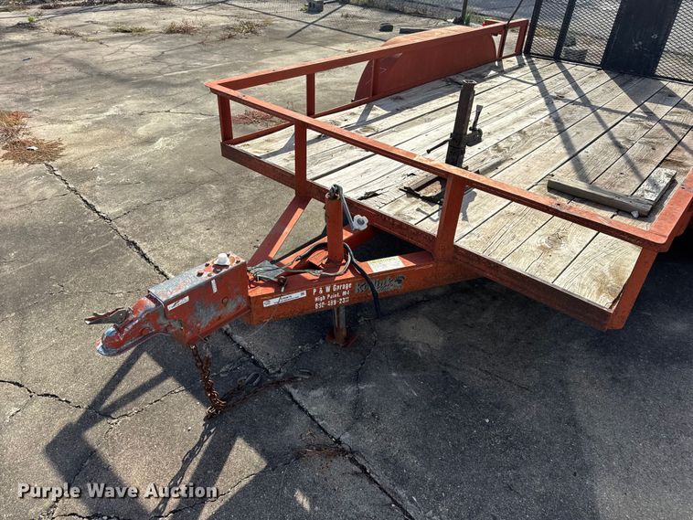 image for item EN0676 2005 Kodiak utility trailer