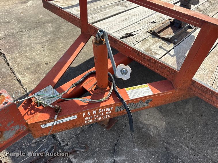 image for item EN0676 2005 Kodiak utility trailer