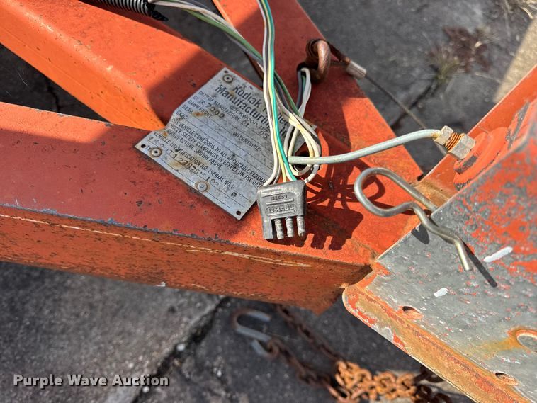 image for item EN0676 2005 Kodiak utility trailer