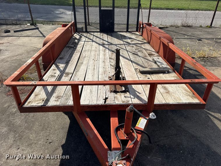 image for item EN0676 2005 Kodiak utility trailer