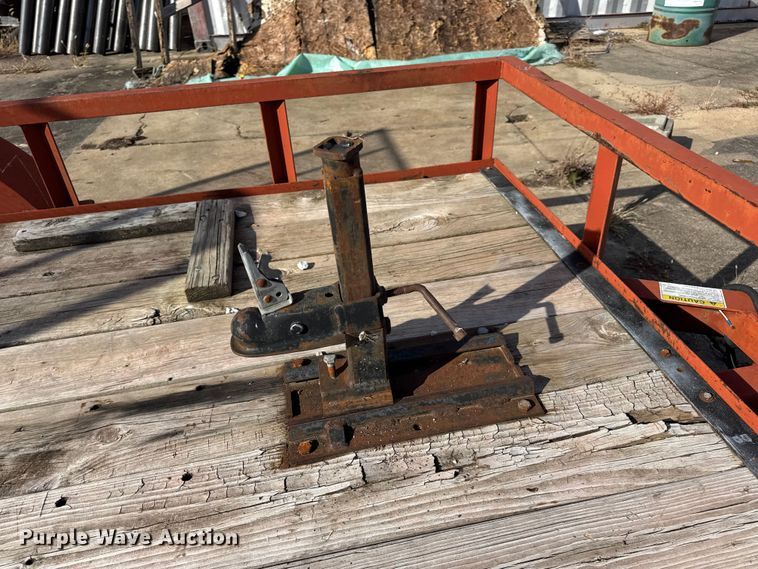 image for item EN0676 2005 Kodiak utility trailer