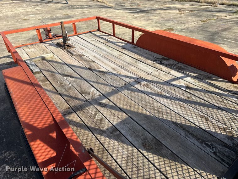 image for item EN0676 2005 Kodiak utility trailer