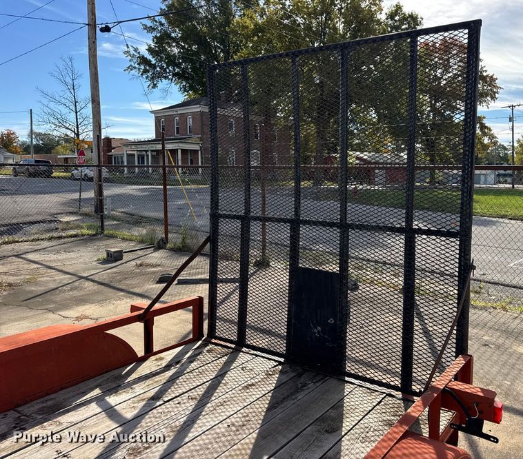 image for item EN0676 2005 Kodiak utility trailer