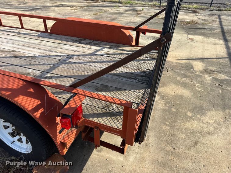 image for item EN0676 2005 Kodiak utility trailer