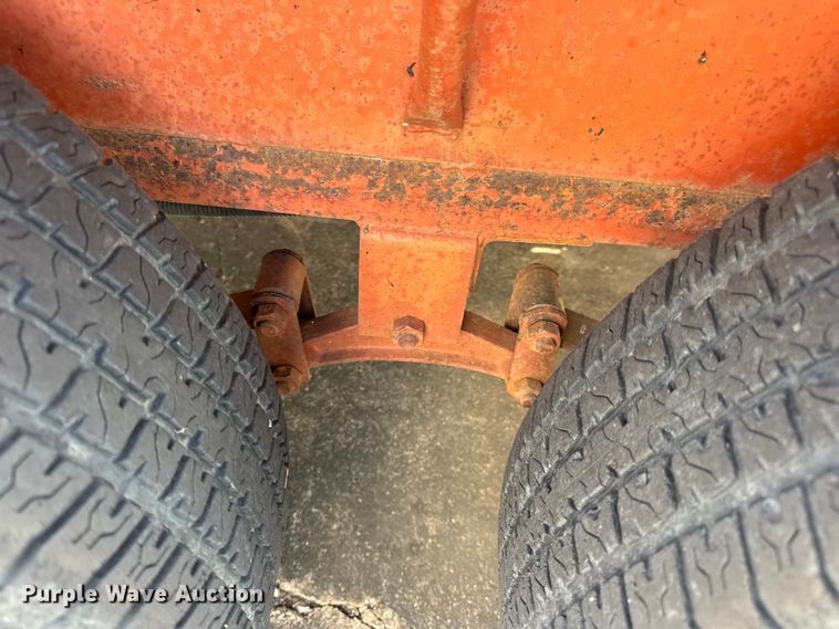 image for item EN0676 2005 Kodiak utility trailer