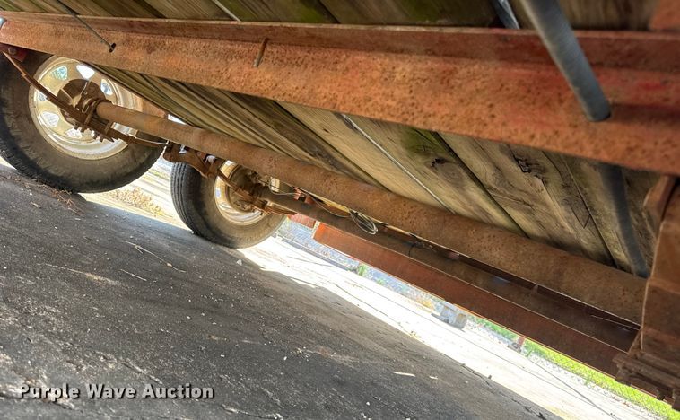 image for item EN0676 2005 Kodiak utility trailer