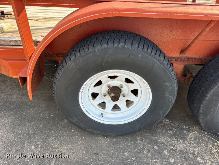 image for item EN0676 2005 Kodiak utility trailer