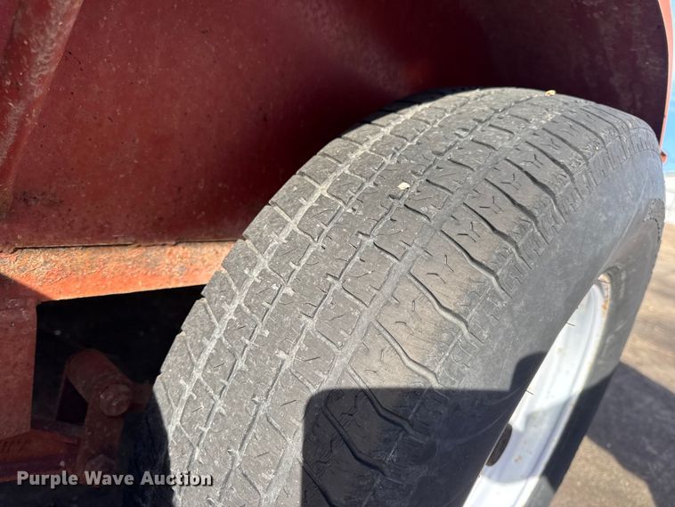 image for item EN0676 2005 Kodiak utility trailer