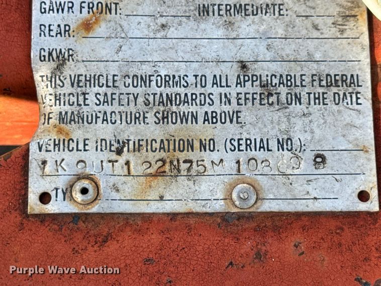 image for item EN0676 2005 Kodiak utility trailer