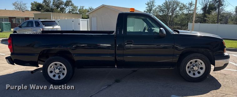 image for item EP0720 2006 Chevrolet Silverado 1500 pickup truck