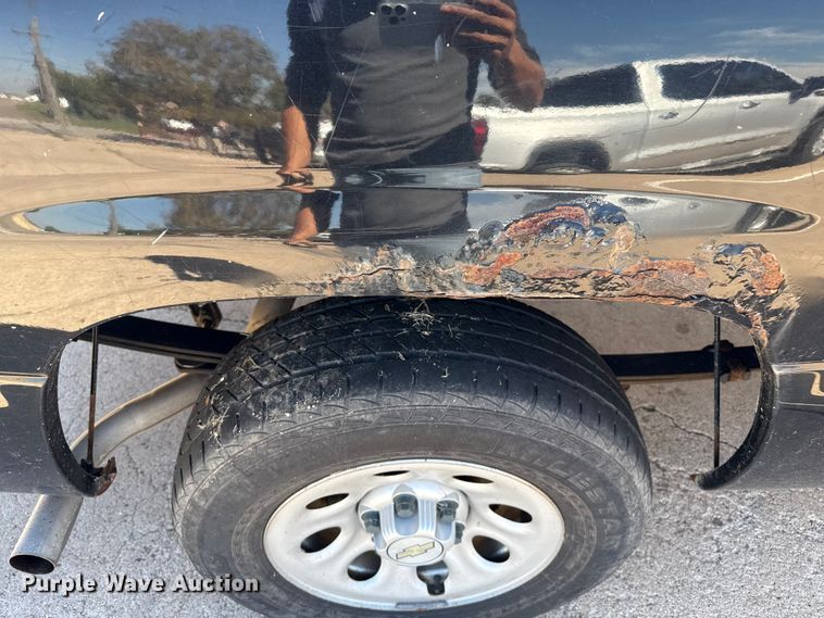 image for item EP0720 2006 Chevrolet Silverado 1500 pickup truck