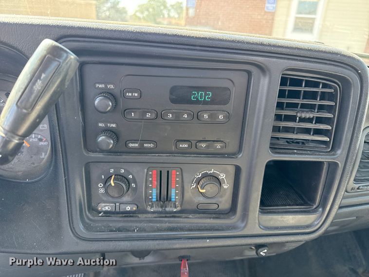 image for item EP0720 2006 Chevrolet Silverado 1500 pickup truck