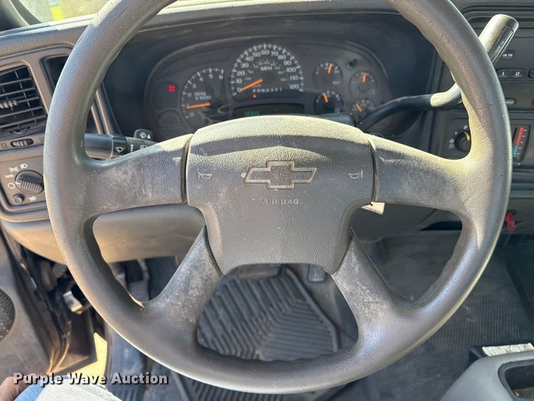 image for item EP0720 2006 Chevrolet Silverado 1500 pickup truck