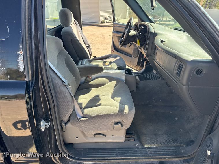 image for item EP0720 2006 Chevrolet Silverado 1500 pickup truck