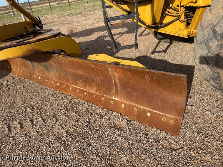 image for item EP0782 2006 Caterpillar 140H motor grader