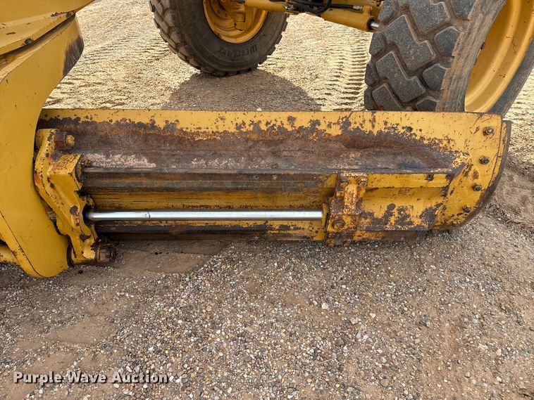 image for item EP0782 2006 Caterpillar 140H motor grader
