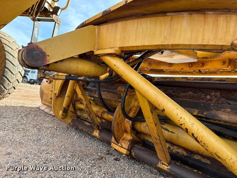 image for item EP0782 2006 Caterpillar 140H motor grader