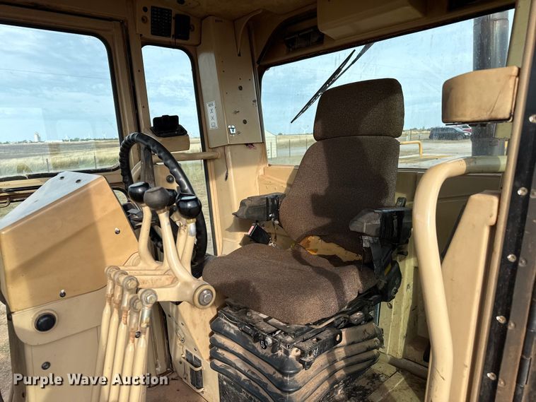 image for item EP0782 2006 Caterpillar 140H motor grader