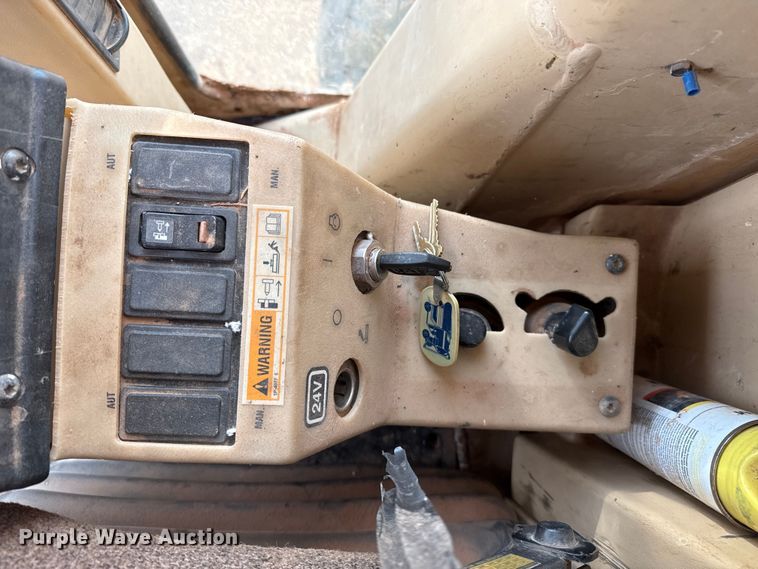 image for item EP0782 2006 Caterpillar 140H motor grader