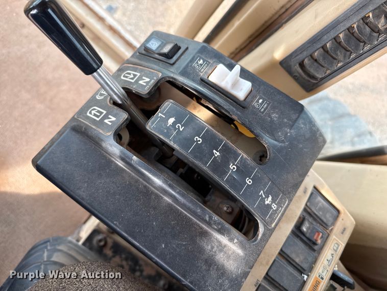 image for item EP0782 2006 Caterpillar 140H motor grader