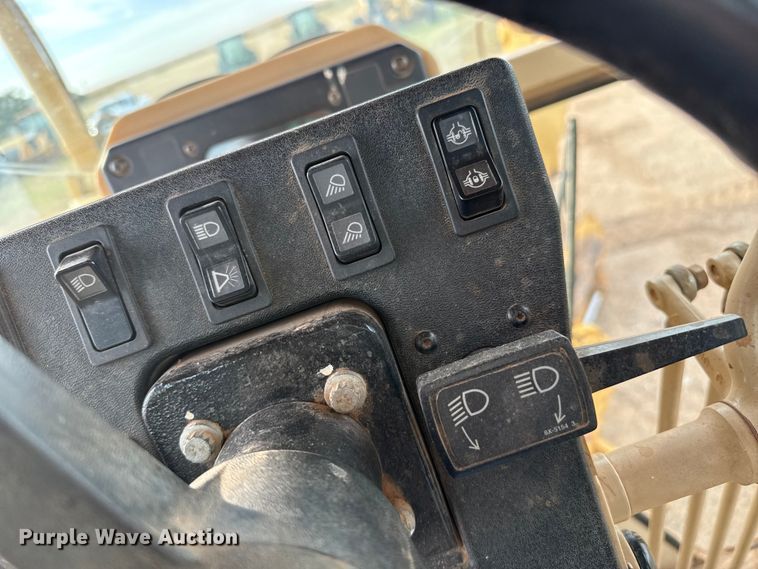 image for item EP0782 2006 Caterpillar 140H motor grader