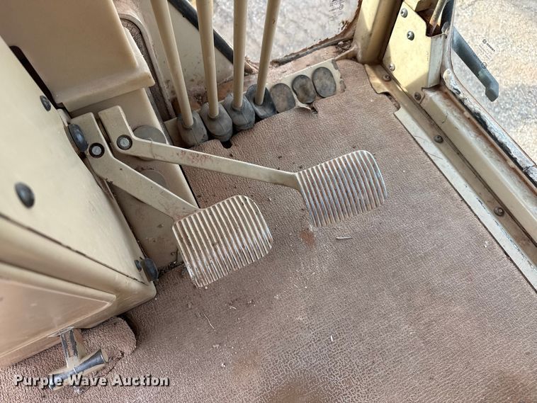 image for item EP0782 2006 Caterpillar 140H motor grader