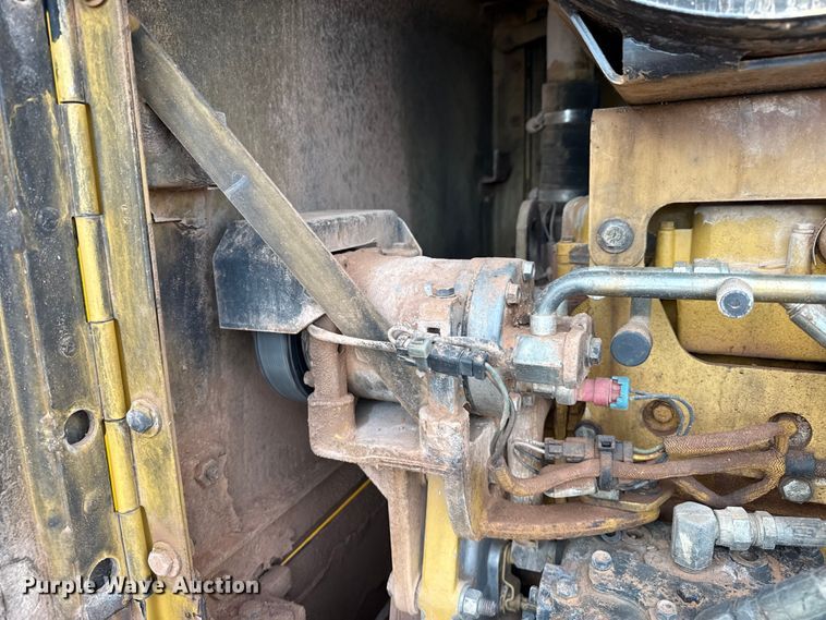 image for item EP0782 2006 Caterpillar 140H motor grader