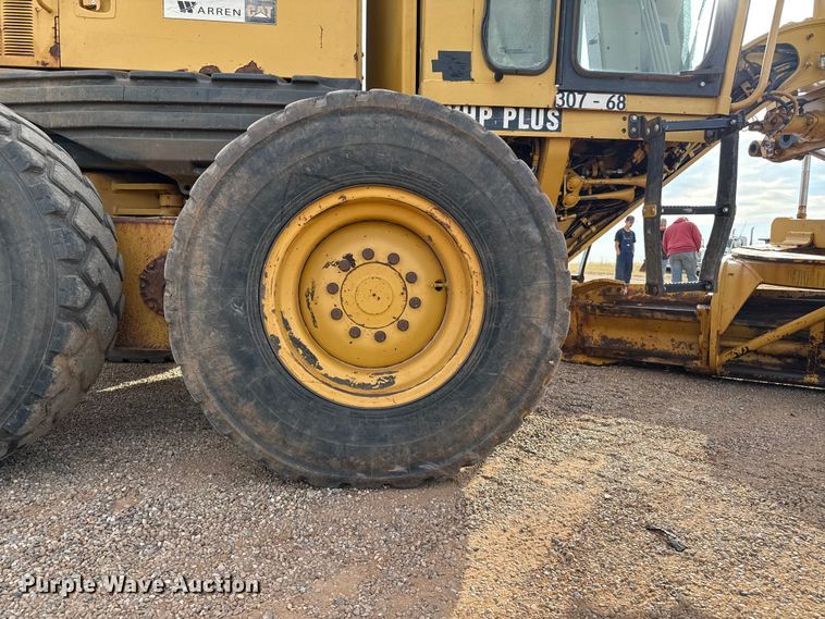 image for item EP0782 2006 Caterpillar 140H motor grader