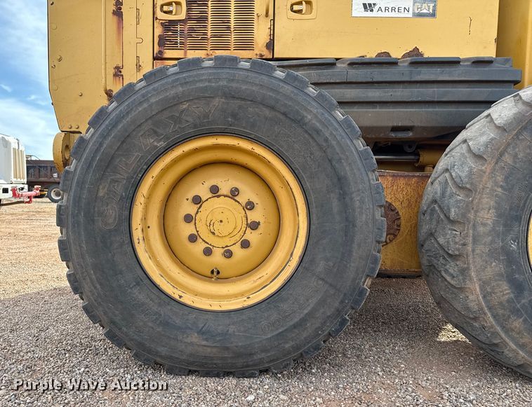 image for item EP0782 2006 Caterpillar 140H motor grader