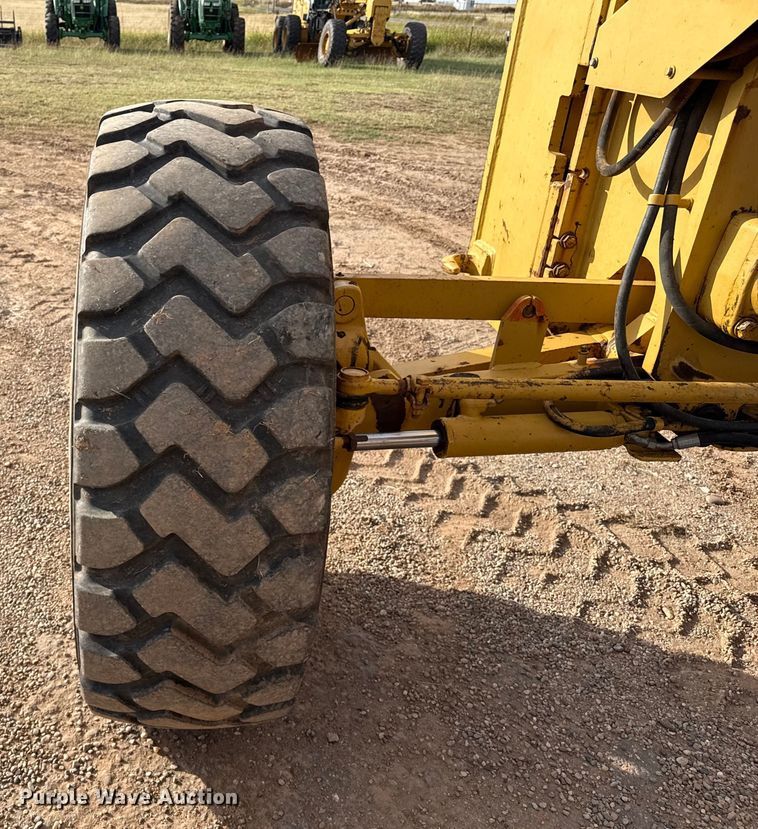 image for item EP0782 2006 Caterpillar 140H motor grader