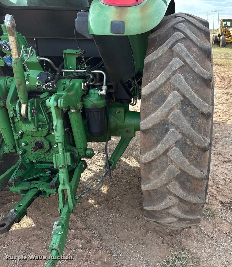 image for item EP0784 2014 John Deere 6130D MFWD tractor