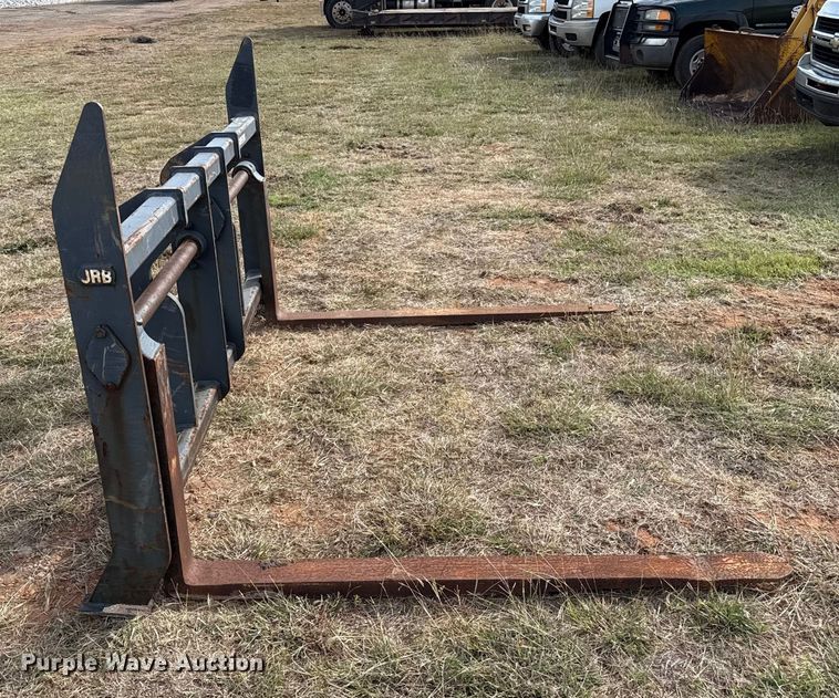 image for item EP0786 JRB 310S wheel loader forks