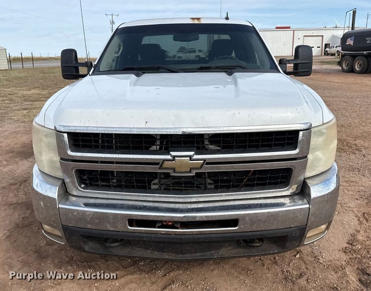 image for item EP0789 2010 Chevrolet Silverado 2500HD Ext. Cab pickup truck