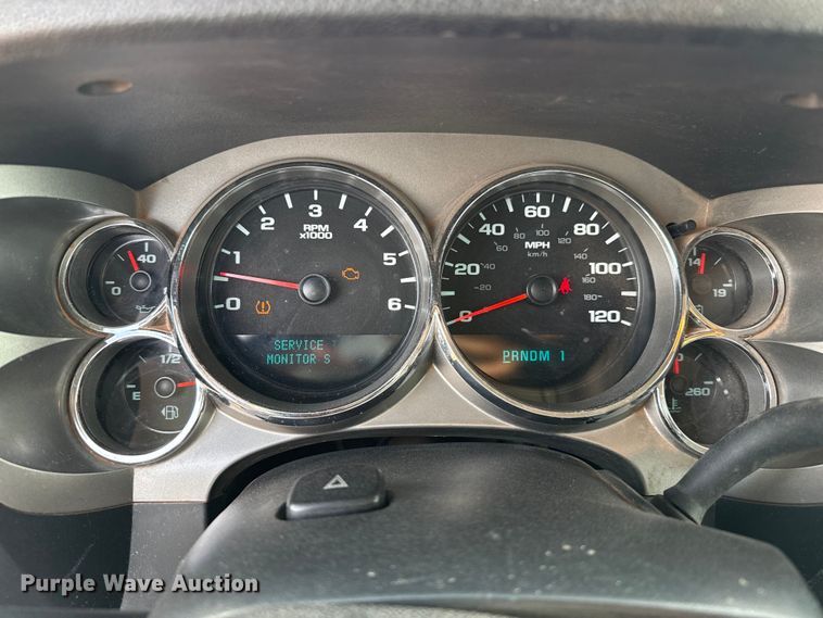 image for item EP0789 2010 Chevrolet Silverado 2500HD Ext. Cab pickup truck