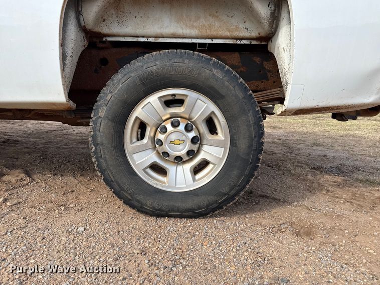 image for item EP0789 2010 Chevrolet Silverado 2500HD Ext. Cab pickup truck