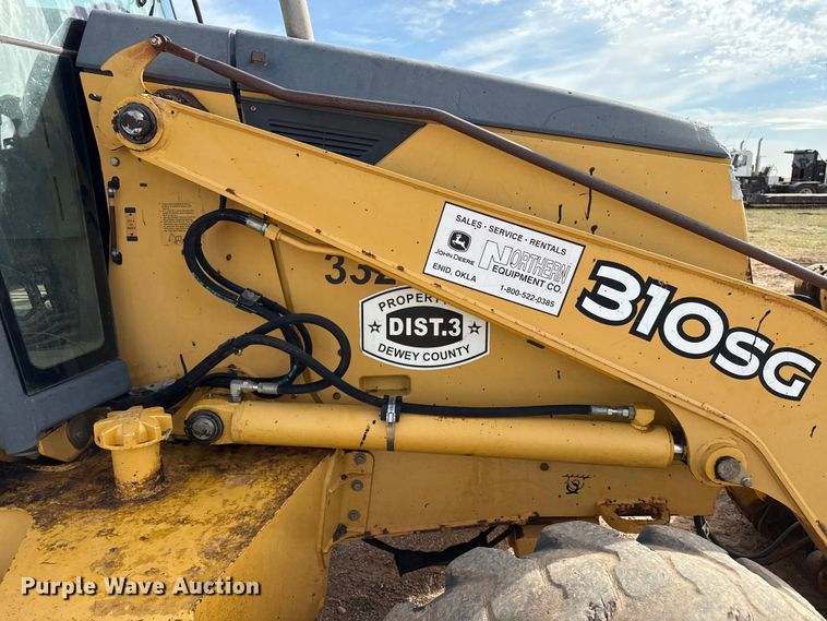 image for item EP0790 2006 John Deere 310SG backhoe