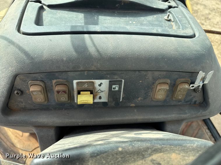 image for item EP0790 2006 John Deere 310SG backhoe