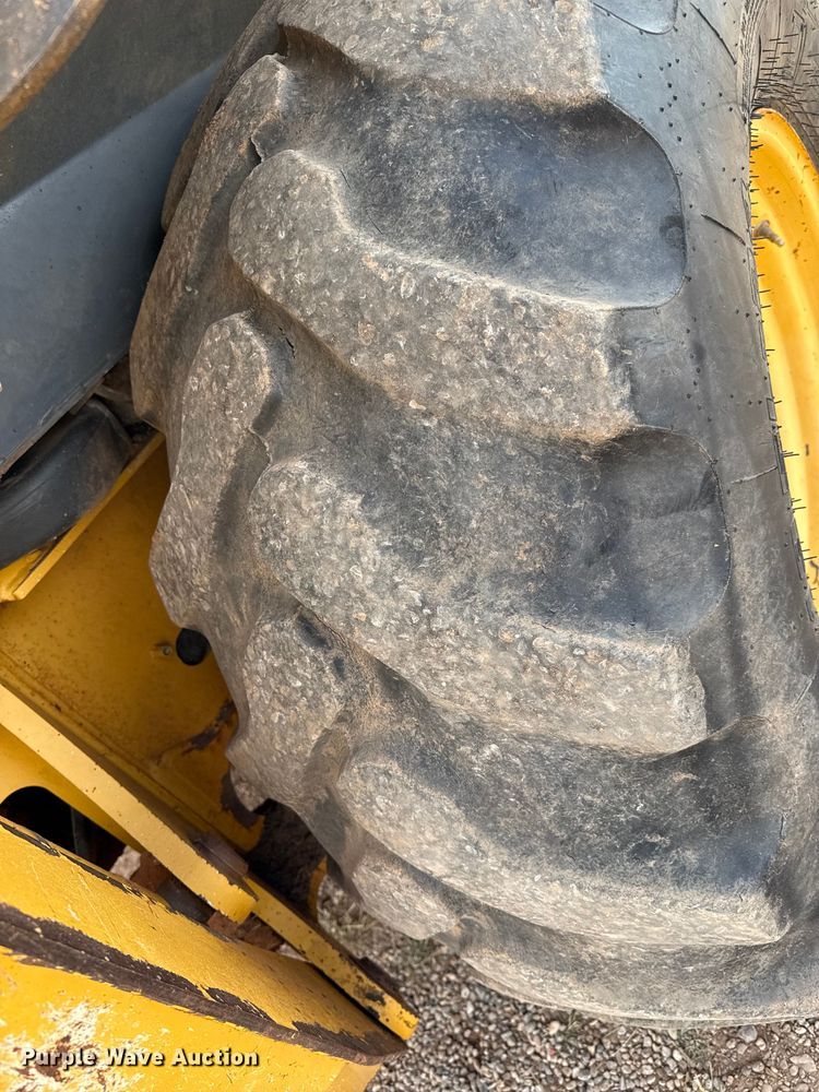 image for item EP0790 2006 John Deere 310SG backhoe